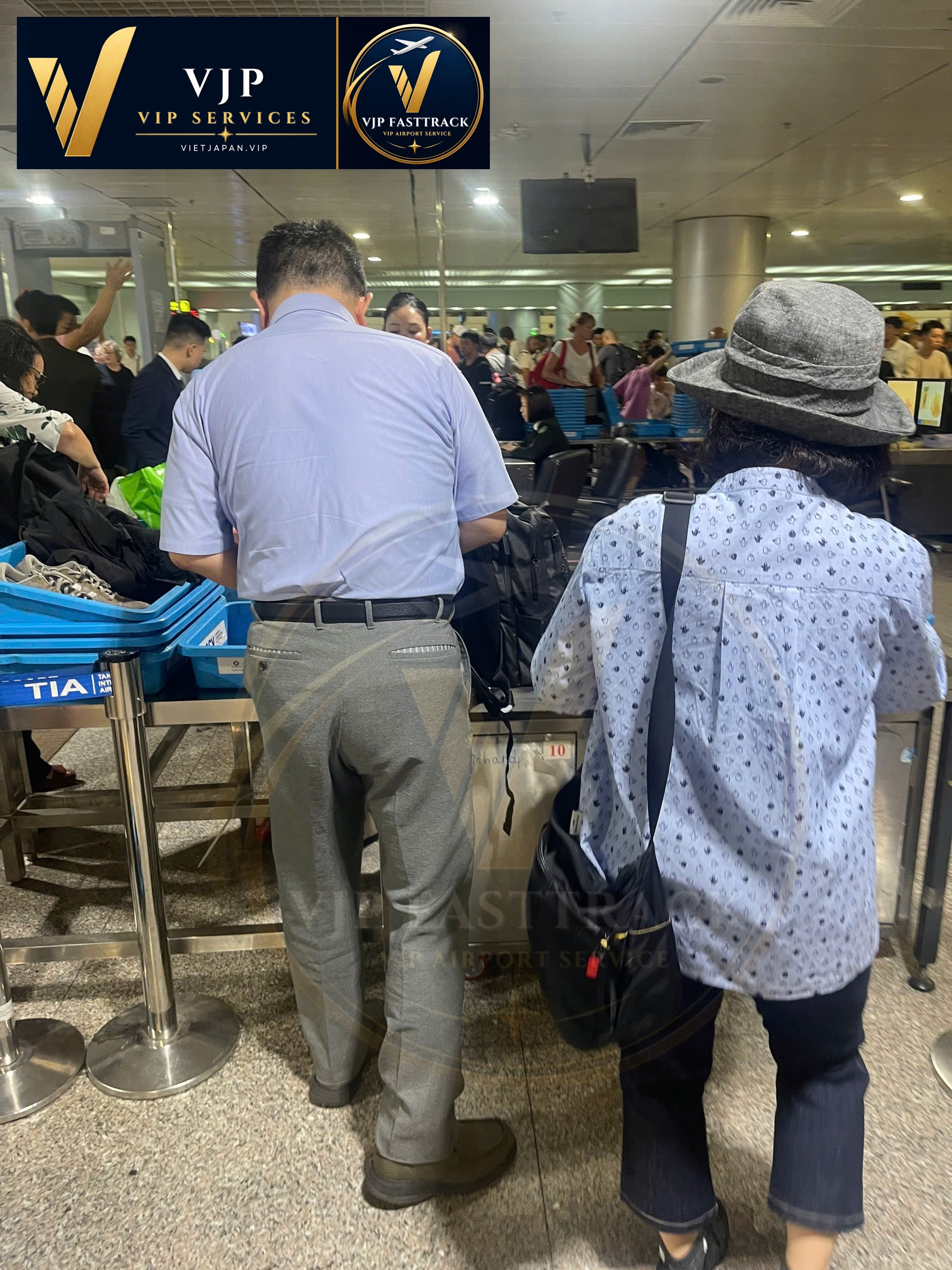 Check-in and baggage guidance for Departure Fasttrack at Tan Son Nhat Airport