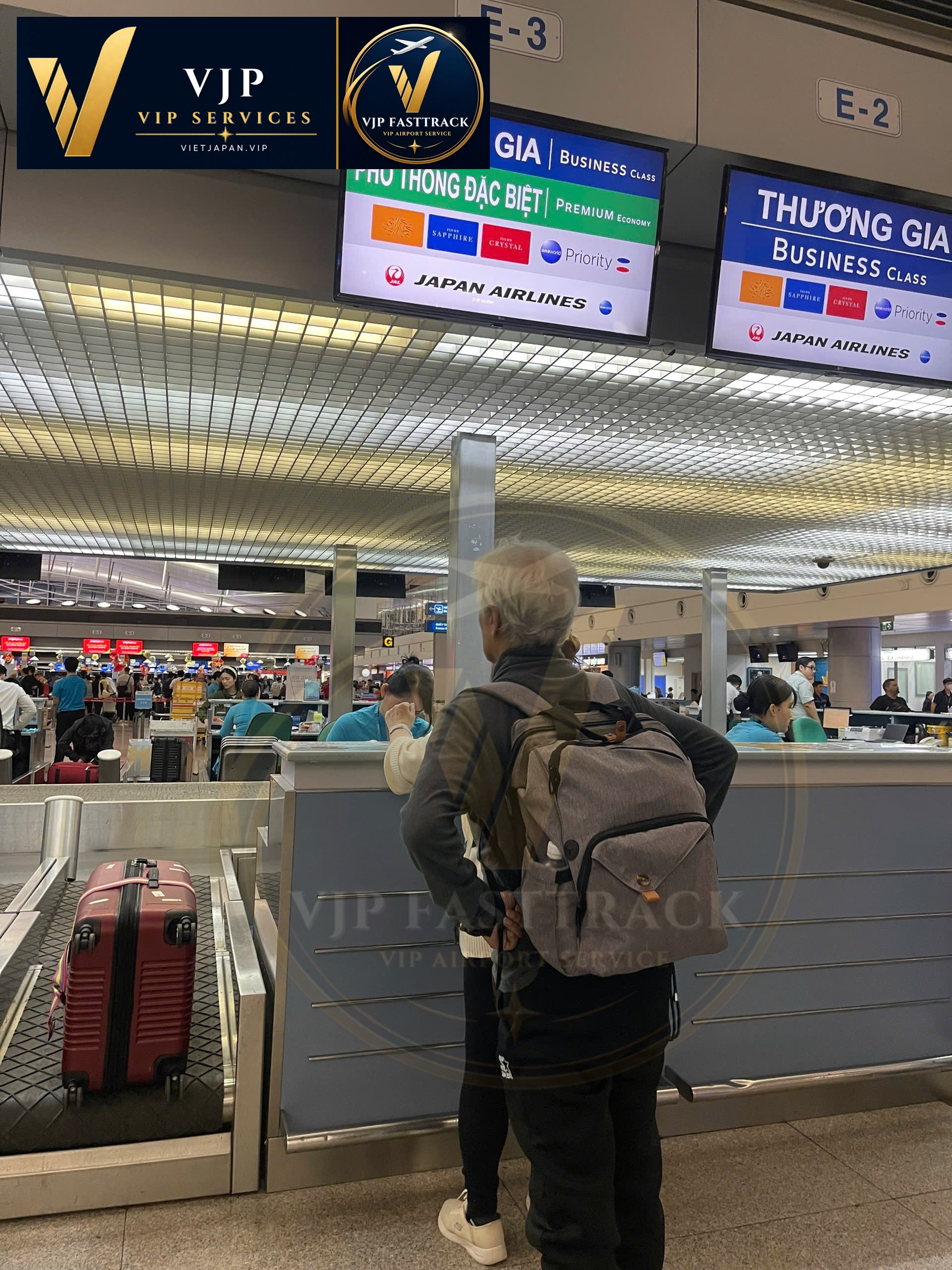 Security and priority lane guidance where available at Tan Son Nhat Airport