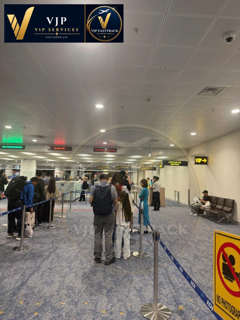 Japanese and English airport support for VIP travelers at Tan Son Nhat Airport